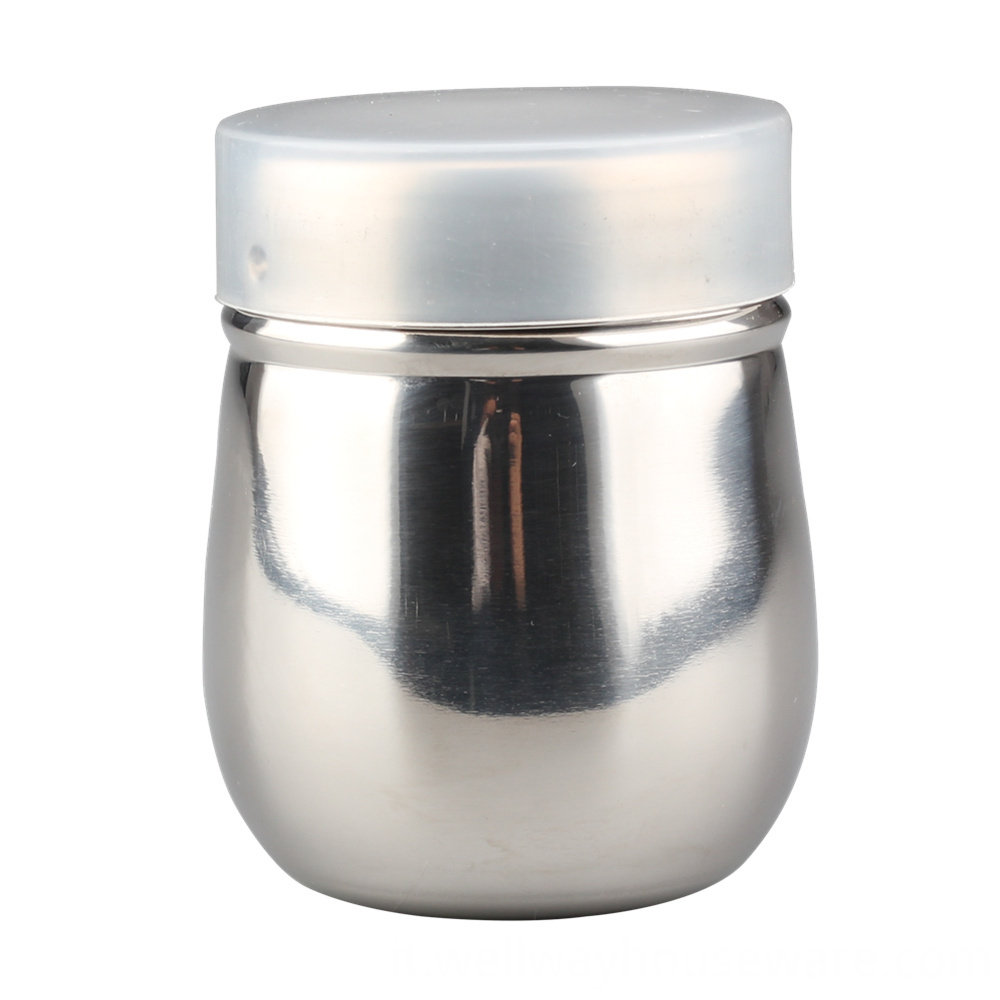 Con un coperchio bianco With A White Lid